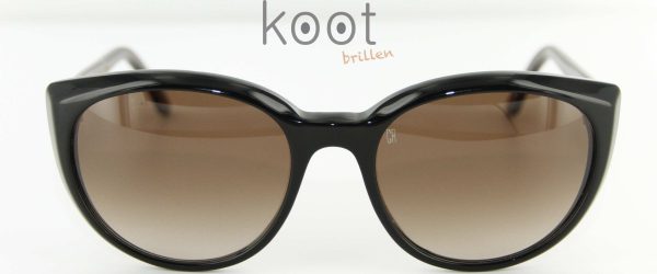 Caroline Abram zon Ebony 75