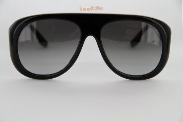 Victoria Beckham zon VB141s